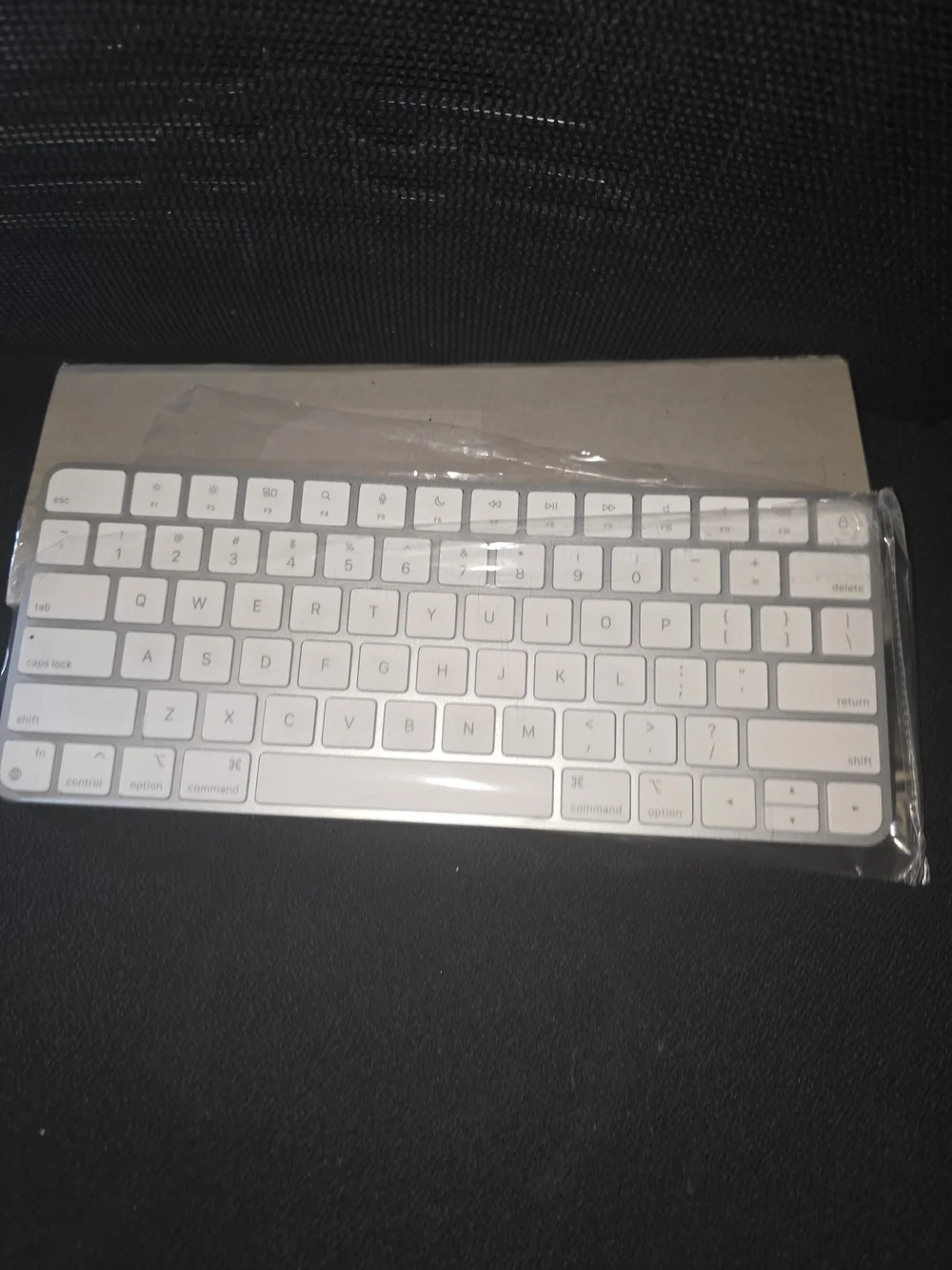 Apple White Bluetooth Compact Keyboard with Aluminum Frame
